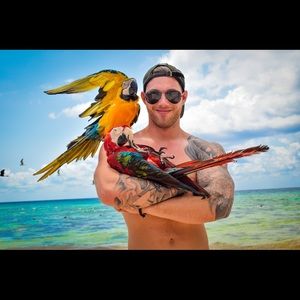 Meet your Posher, Connor